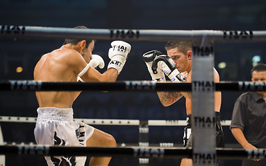 Image showing english vs iranian thai boxer in bangkok