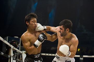 Image showing japanes vs turkish thai boxer in bangkok