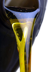 Image showing Motor oil poring 