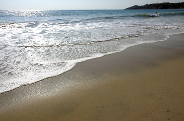 Image showing Reflection of sunlight on the blue water of Puerto Escondido