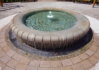 Image showing Garden with fountain