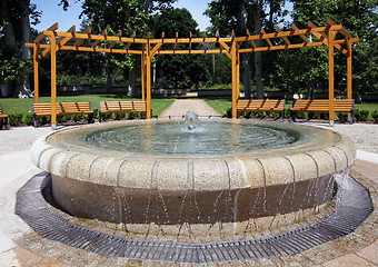 Image showing Garden with fountain