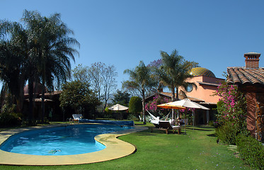 Image showing Luxury hotel with swimming pool
