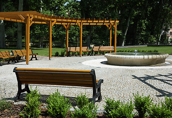 Image showing Garden with fountain