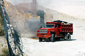 Image showing Cars on building ground