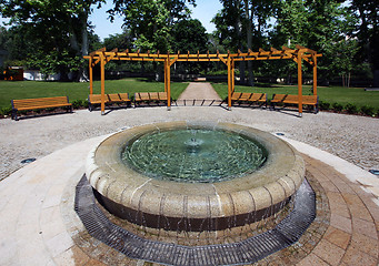 Image showing Garden with fountain