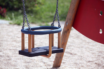 Image showing Empty swing