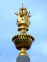 Image showing Gold statue