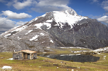 Image showing Cabin in the mountain