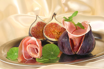 Image showing Figs with ham