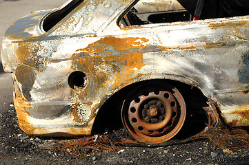 Image showing Burnt car