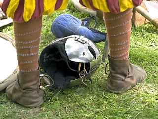 Image showing knight helmet 