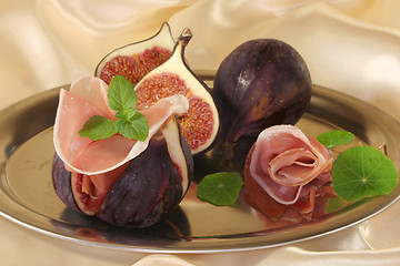 Image showing Figs with ham