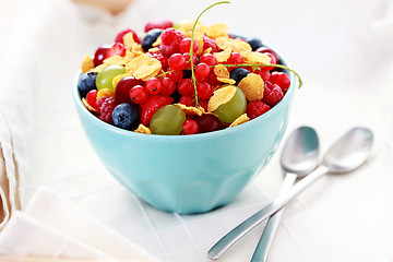 Image showing bowl of fruits with cereals