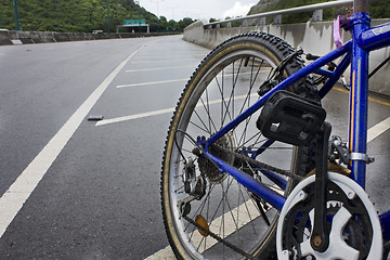 Image showing Mountain bicycle at sunny day 