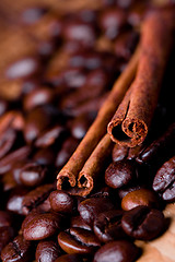 Image showing coffee beans and cinnamon