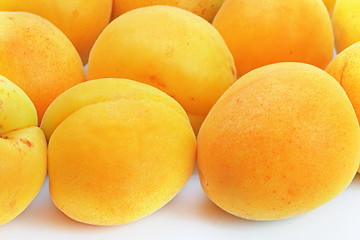 Image showing The apricots