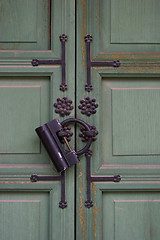 Image showing Korean palace door