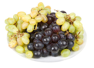 Image showing Plate with ripe grape