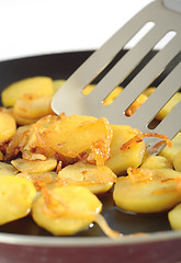 Image showing Fried potatoes' slices
