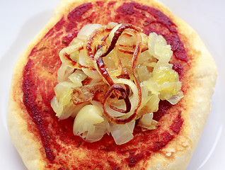 Image showing Simple small pizza (pizzette) with onion