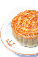 Image showing moon cakes on dish 