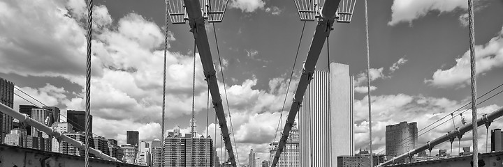 Image showing Road above Brooklyn Bridge