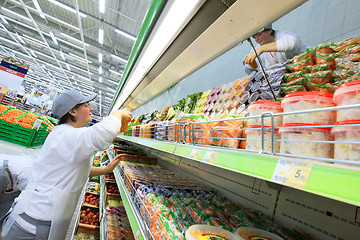 Image showing Worker in supermarket