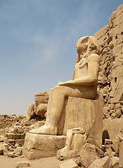 Image showing big sitting Egyptian statue