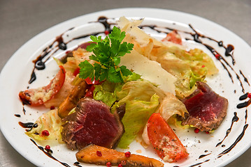 Image showing salad with roast beef