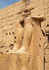 Image showing damaged Egyptian statue