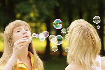 Image showing Soap bubble duel