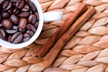 Image showing coffee beans and cinnamon