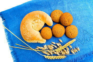 Image showing Bagel with oatmeal cookies