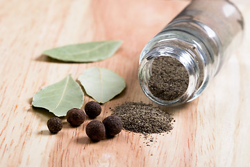 Image showing pepper and bay leaves