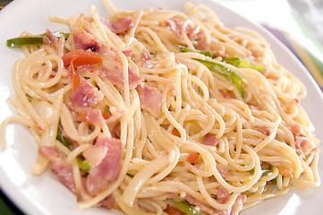 Image showing Nicaraguan pasta spaghetti with bacon peppers tomatoes