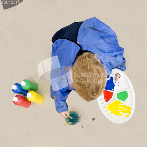 Image of Rinsing a paint brush