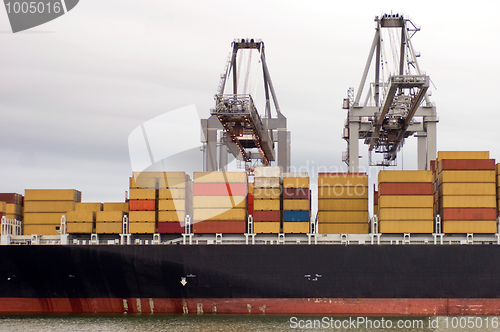 Image of Containership being unloaded