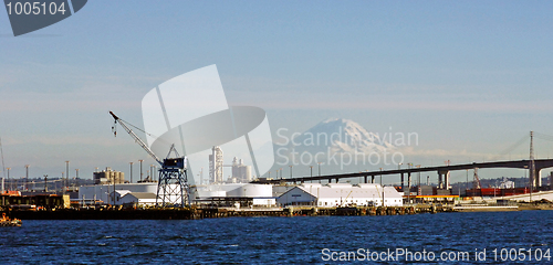 Image of Seattle harbour and Mount Rainier