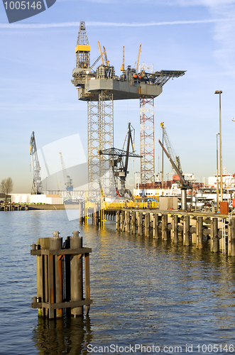 Image of Oil rig construction