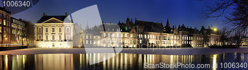 Image of Binnenhof at night