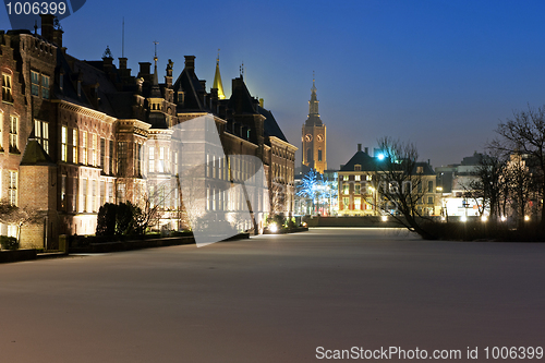 Image of Binnenhof at night