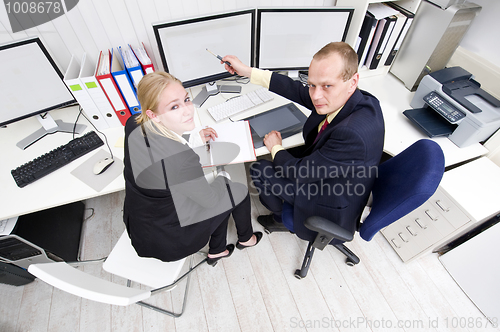 Image of Cooperating colleagues