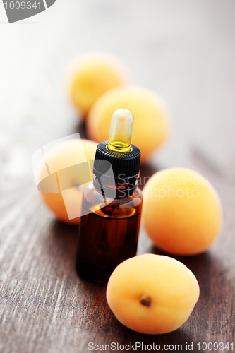 Image of apricot essential oil