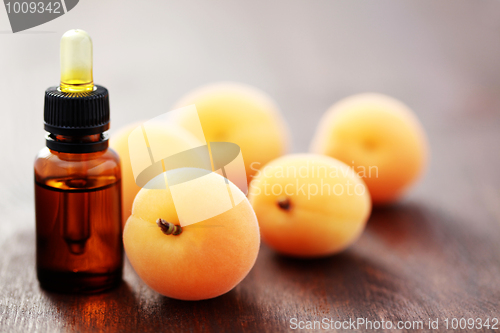 Image of apricot essential oil