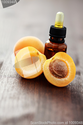 Image of apricot essential oil