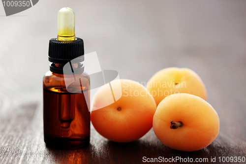 Image of apricot essential oil
