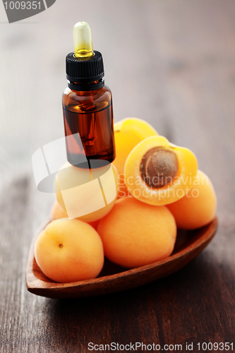 Image of apricot essential oil