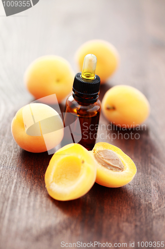 Image of apricot essential oil