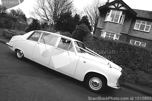 Image of wedding car black and white